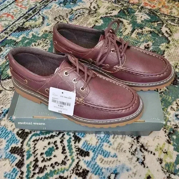 NIB Mutual Weave Red Tinted Loafers,‎ Size 8 Mens Comfort Cozy Causal - Picture 1 of 10